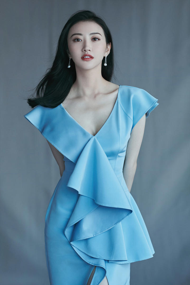时尚气质美女明星景甜个人艺术照欣赏