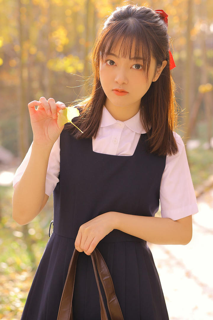 高清唯美清纯美女学生写真图片