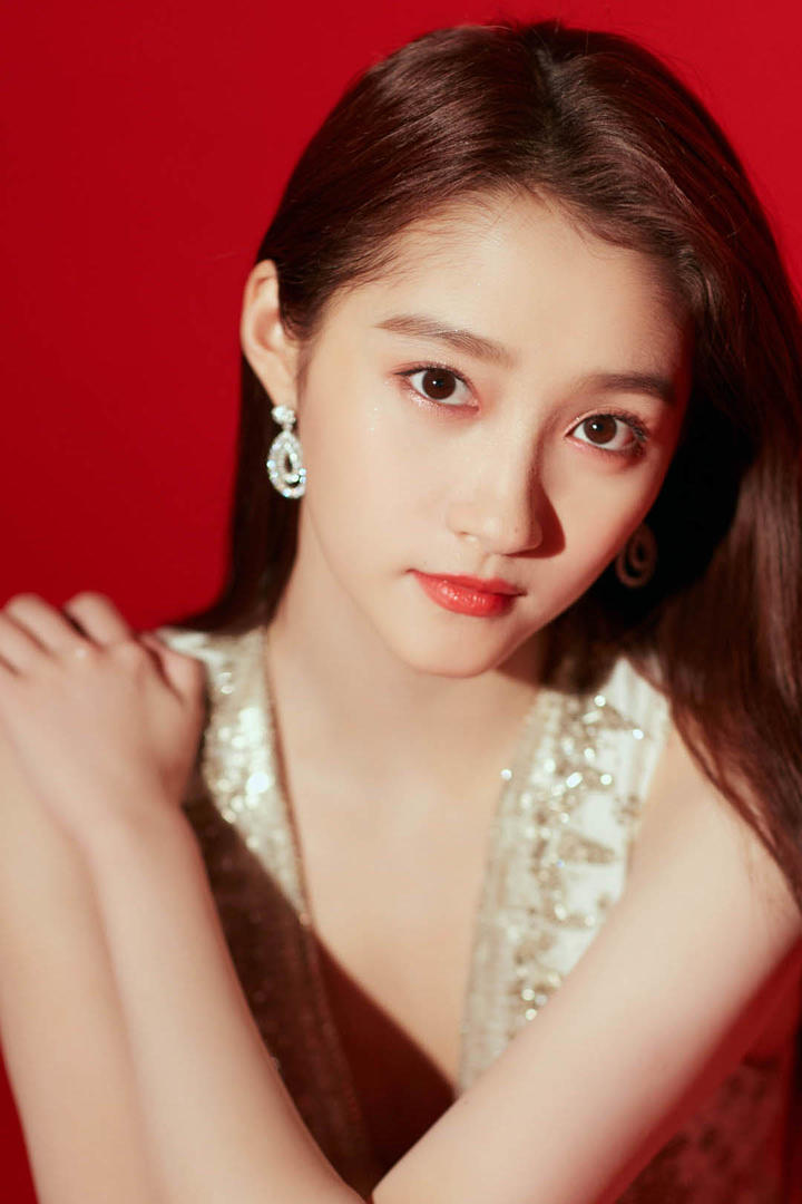 神仙颜值的美女明星关晓彤写真图片