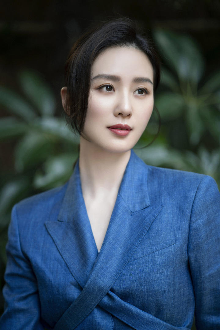 刘诗诗蓝色西装写真图片