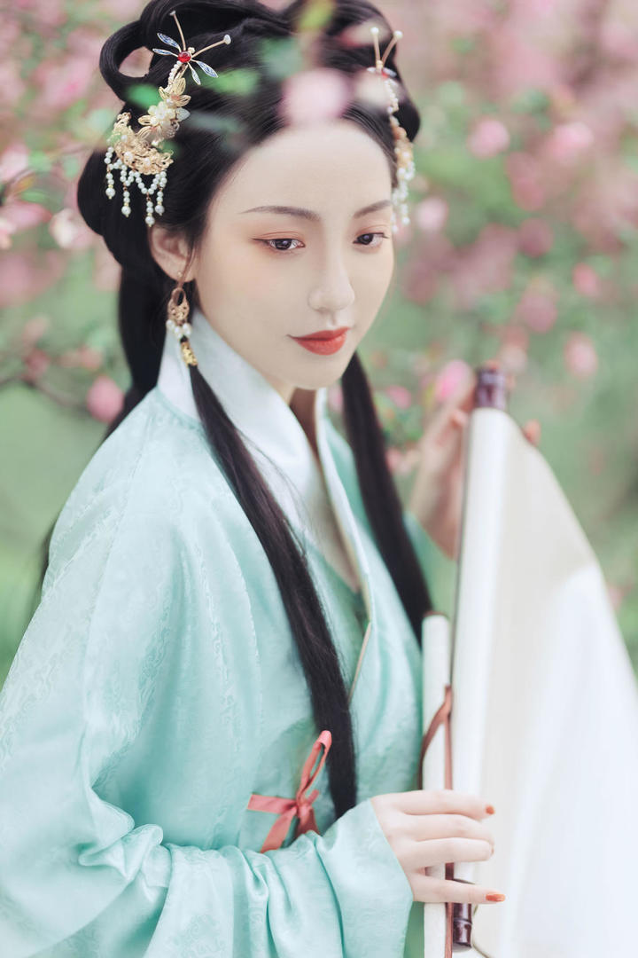 唯美古装汉服美女写真图片