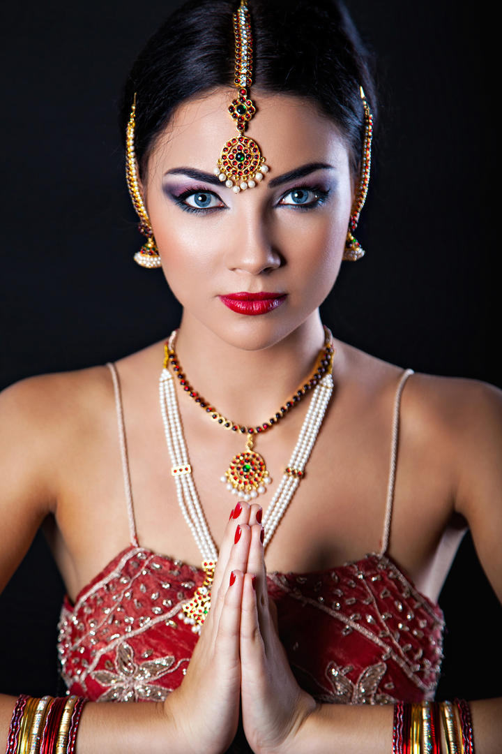 漂亮的印度美女艺术摄影写真图片