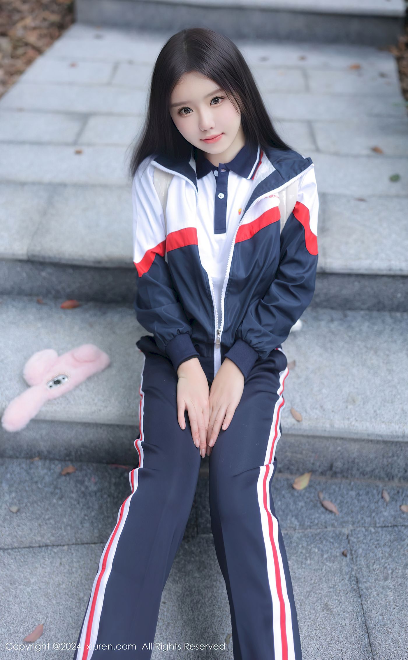 秀人网模特小薯条nienie学生装服饰搭配清秀身材澳门旅拍