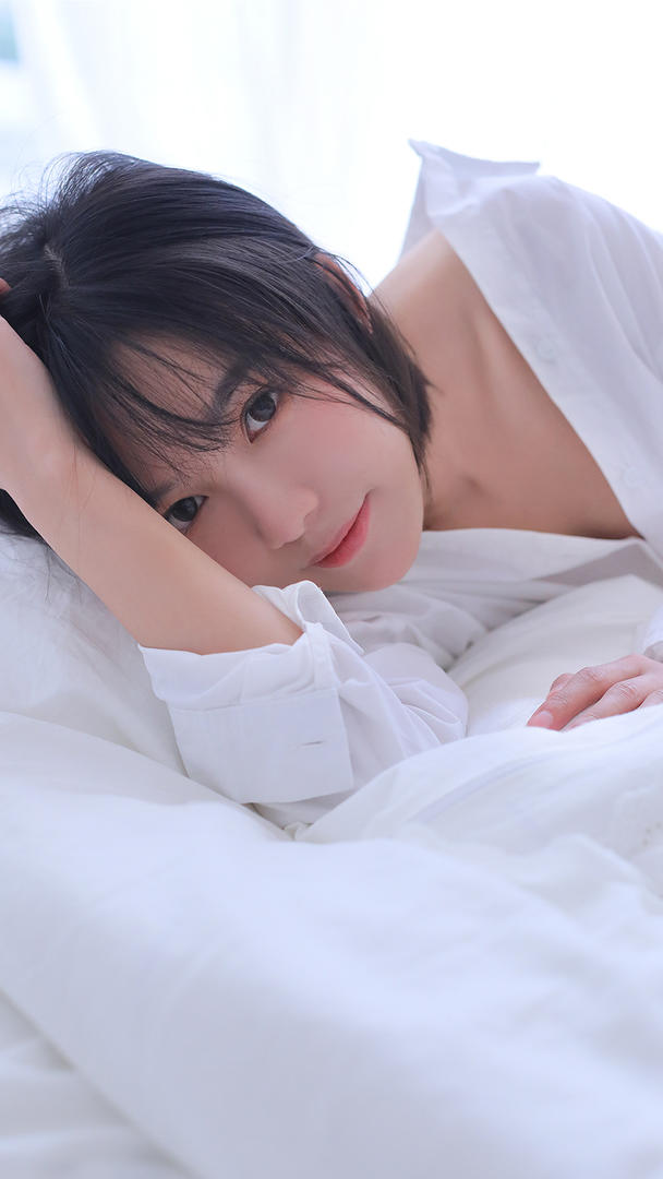 国内清纯短发美女女生头像写真图片