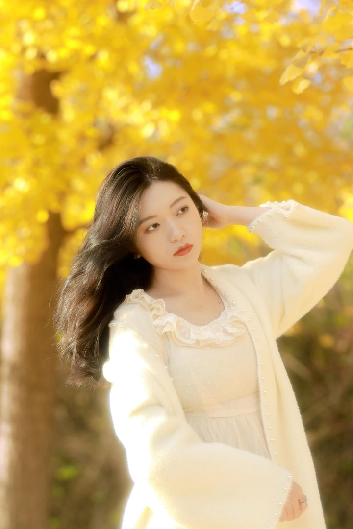 高清气质美女户外摄影图片大全