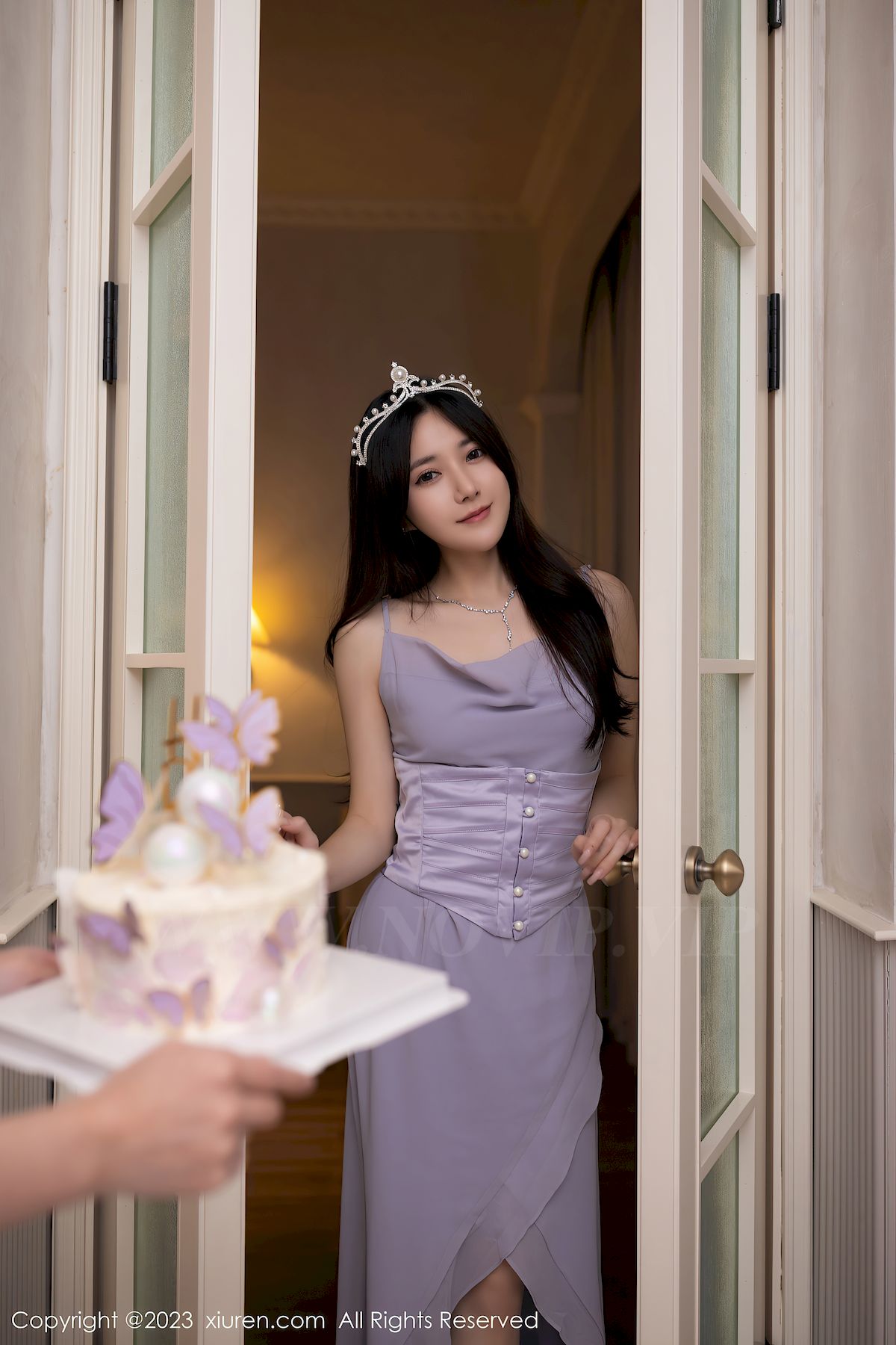 秀人网美女模特鱼子酱Fish紫灰色连衣裙生日篇珠三角旅拍