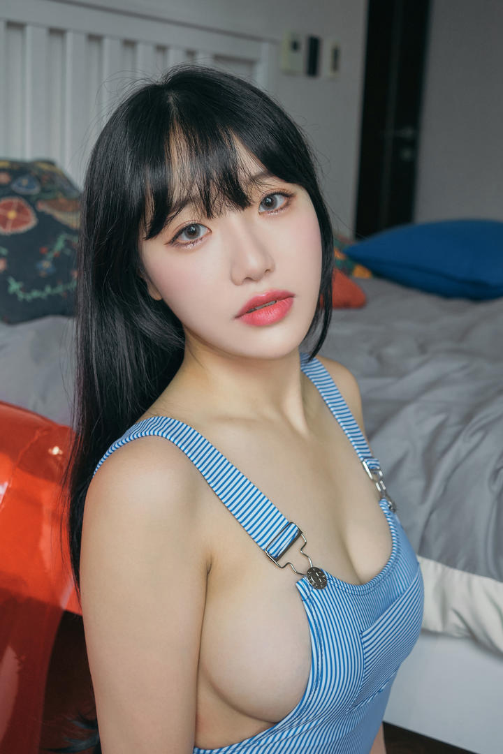 韩国极品红唇性感美女精品国产乱码久久久EA7图片