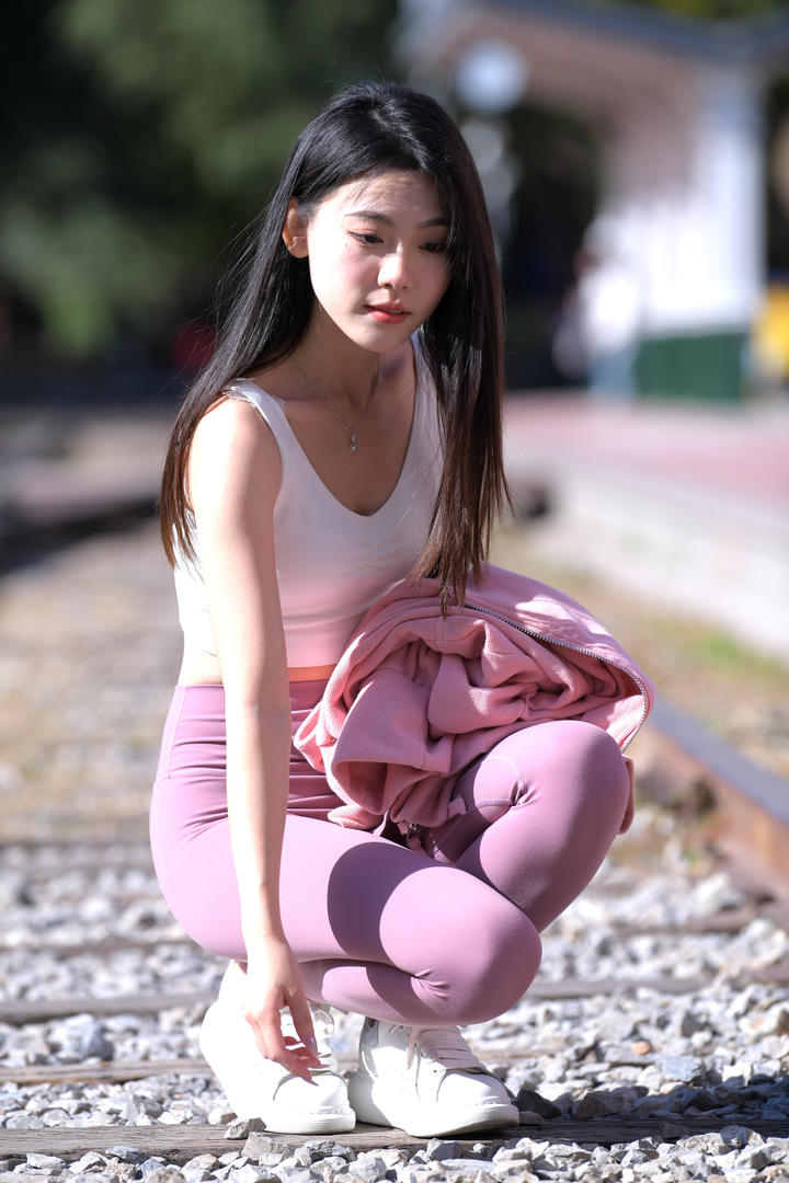 在线免费下载街拍推特网红紧身裤美女图片精品