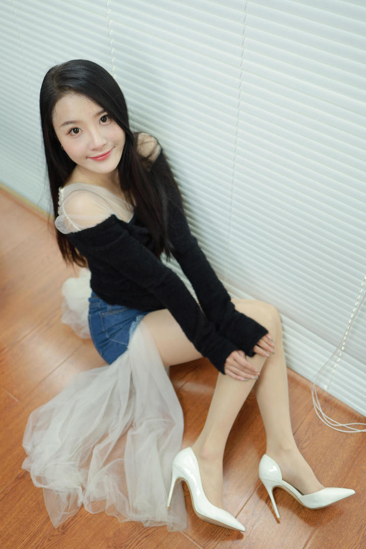 高颜值美女舞蹈老师人体私拍写真集