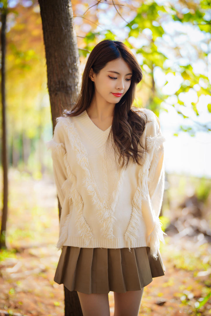 清纯韩国JK短裙美女高清户外写真壁纸图片