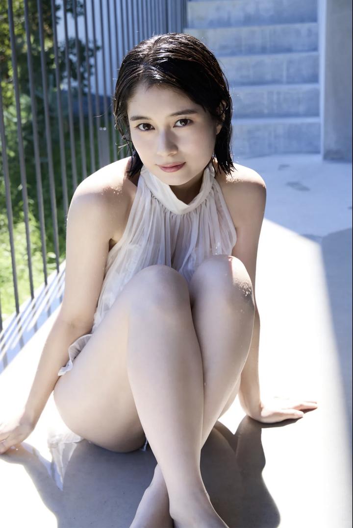 阳台上的日本美女亚洲综合一区中图片专辑