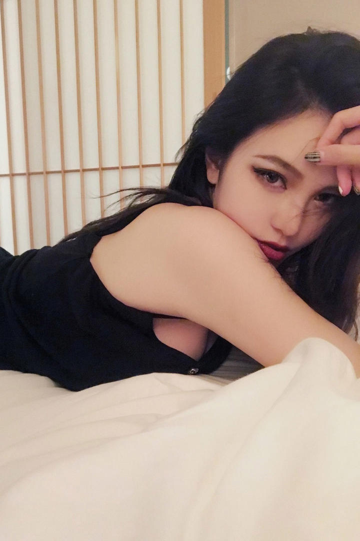 周扬青成熟性感自拍照图片