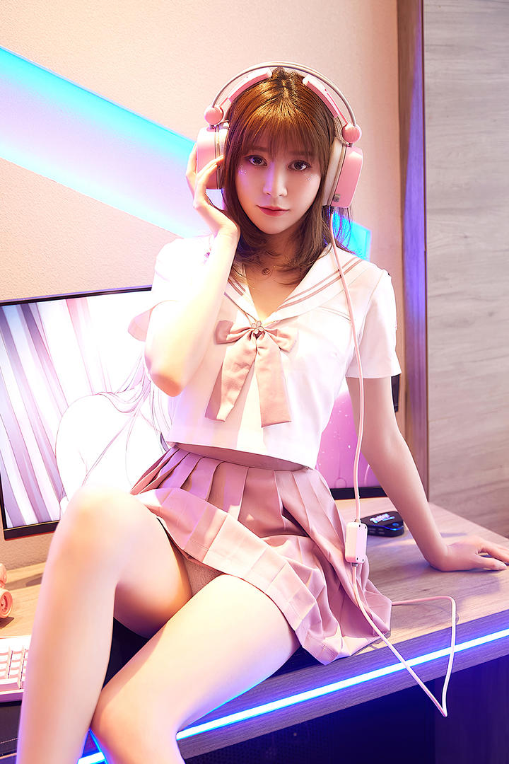 戴麦的国产电竞美女主播女生高清私房照图片