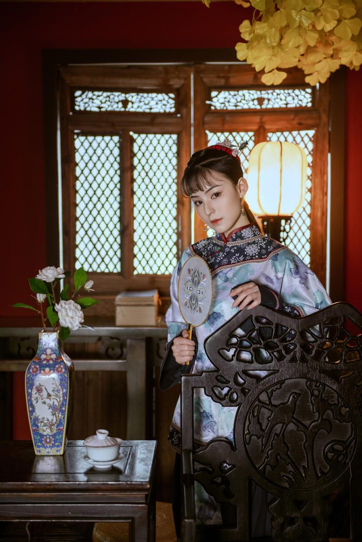 超清古装旗袍美女艺术写真图片