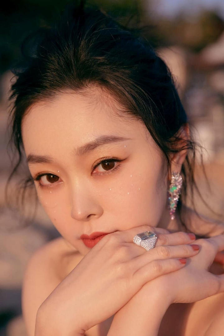 超高清美女明星宋轶写真图片