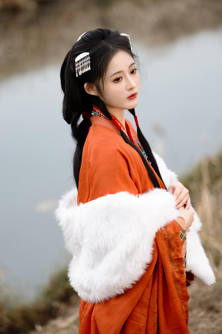 闭月羞花的古装气质美女个人艺术写真照片