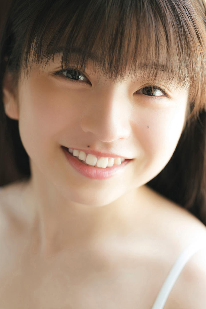 日韩超短裙美女高清头像特写图片