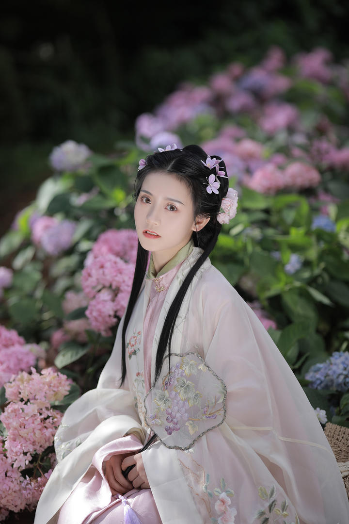窈窕古装淑女养眼美女壁纸图片大全