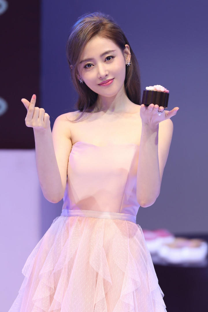 中国美女明星张天爱图片