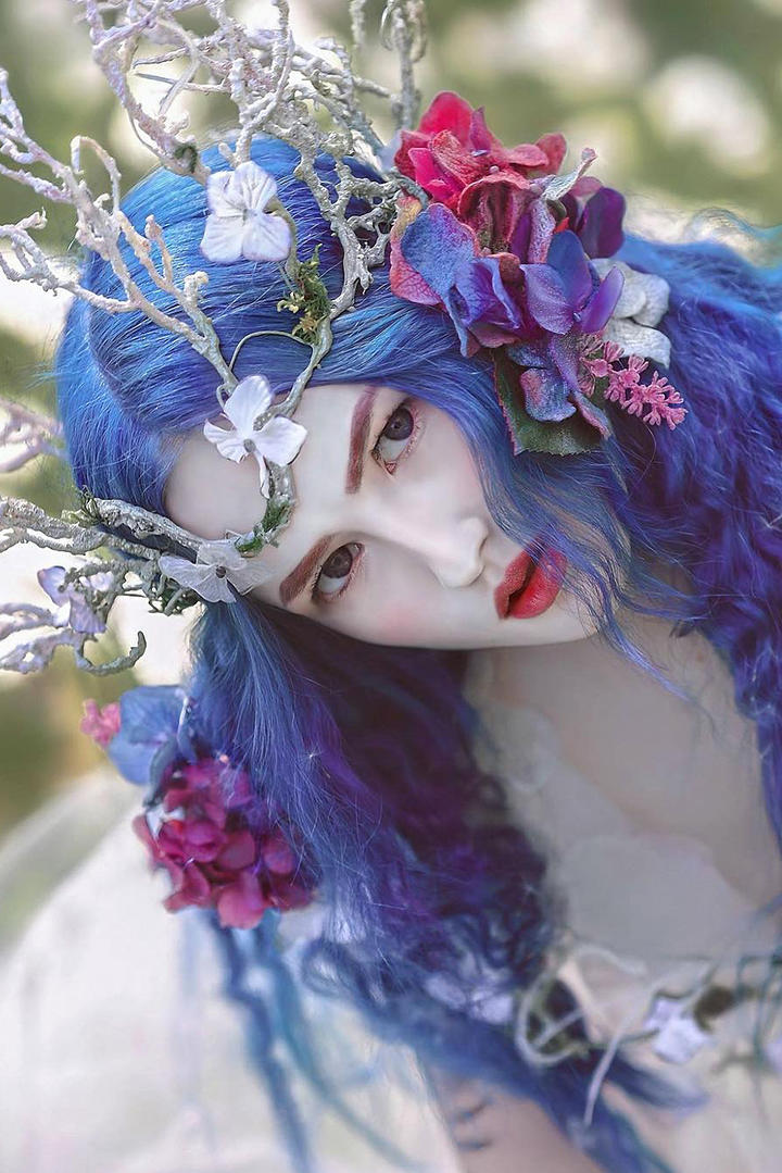 欧美蓝色头发红唇美女艺术人像摄影写真图片