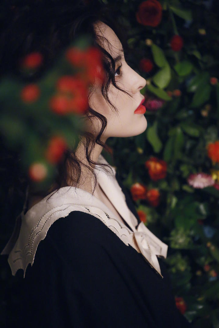 高颜值新疆美女明星古力娜扎个人写真图片