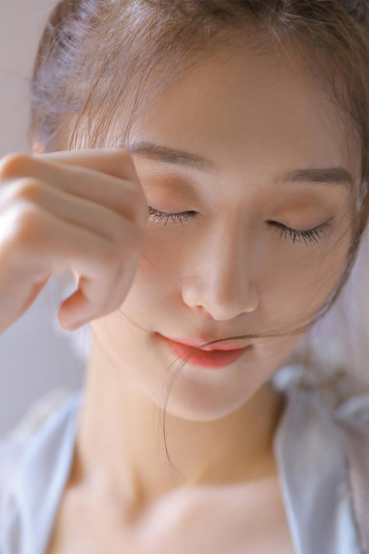 高清清纯女生脸部特写图片