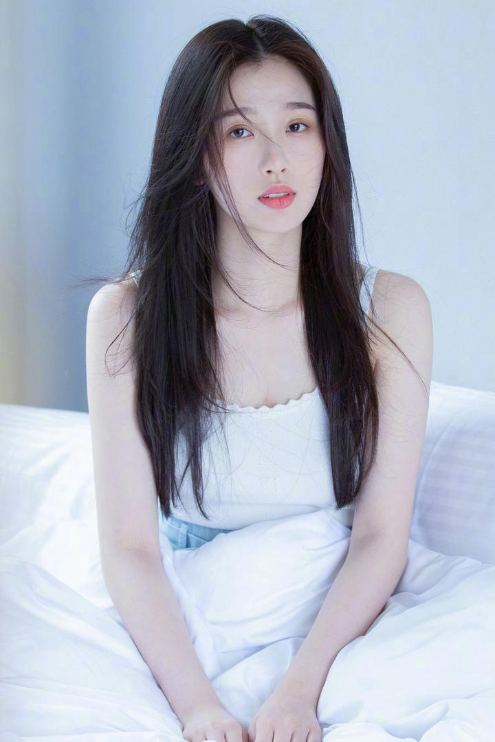 高清唯美国内女明星虞书欣生活照图片