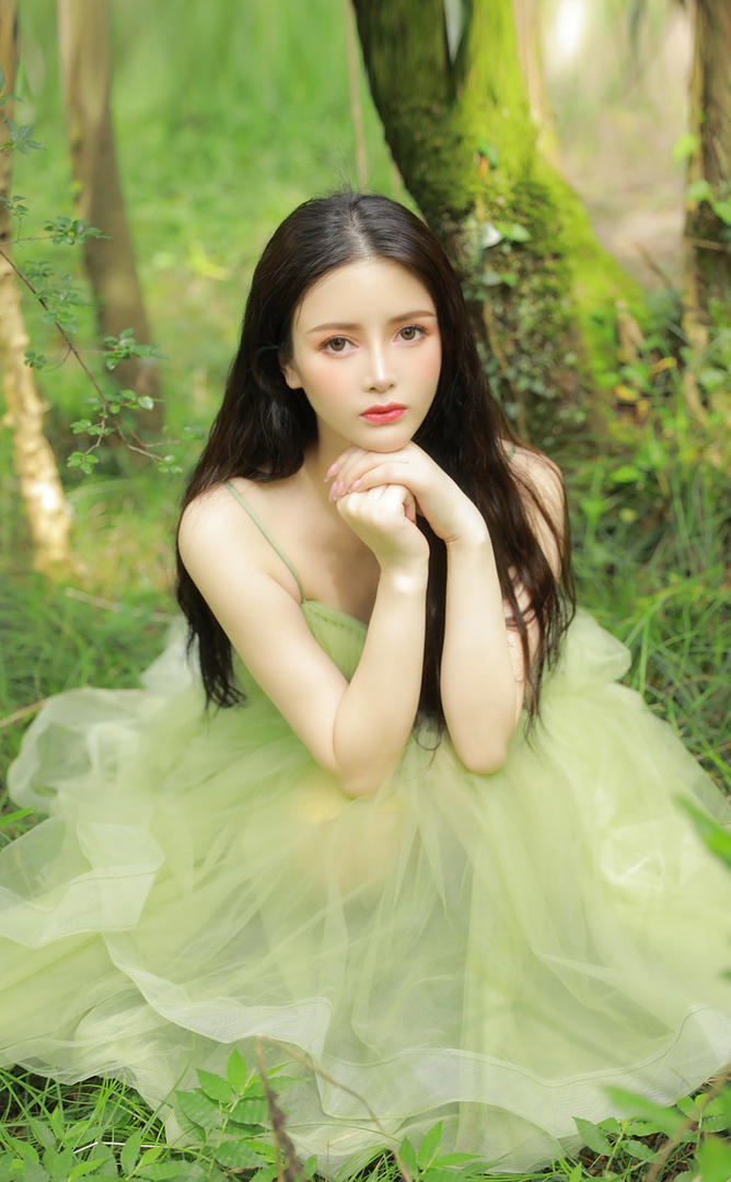 西西gogo高清大胆专业森林里的唯美清纯美女写真图片