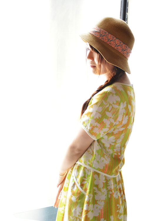 可爱的姑娘不舍的泡沫之夏