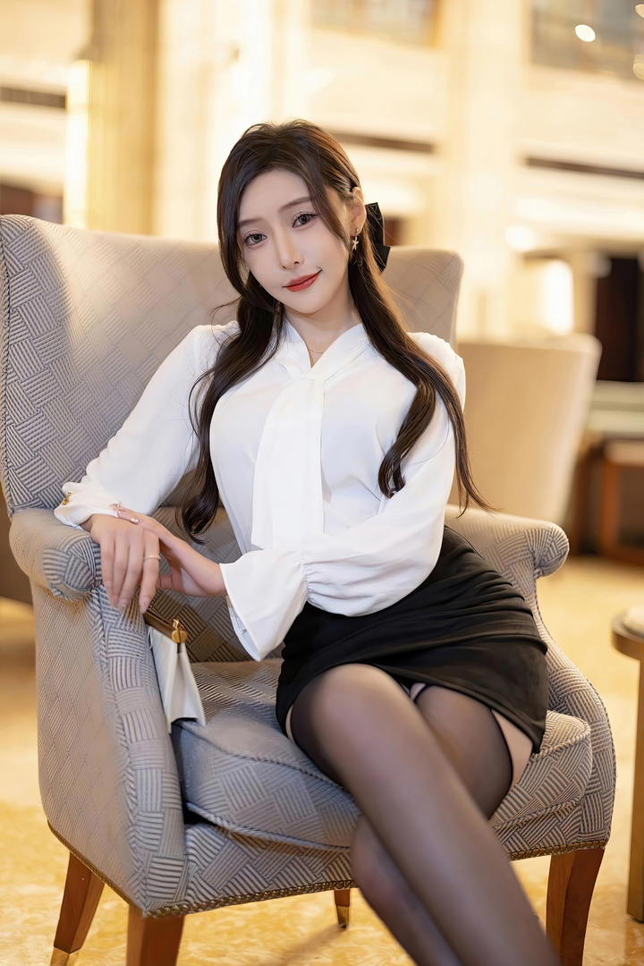 国产性感黑丝包臀裙美女王馨瑶极品美女写真图片