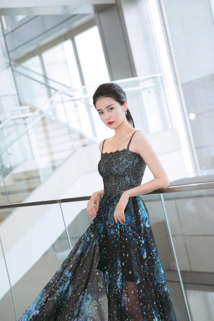 内地漂亮美女明星白鹿高清壁纸写真图片