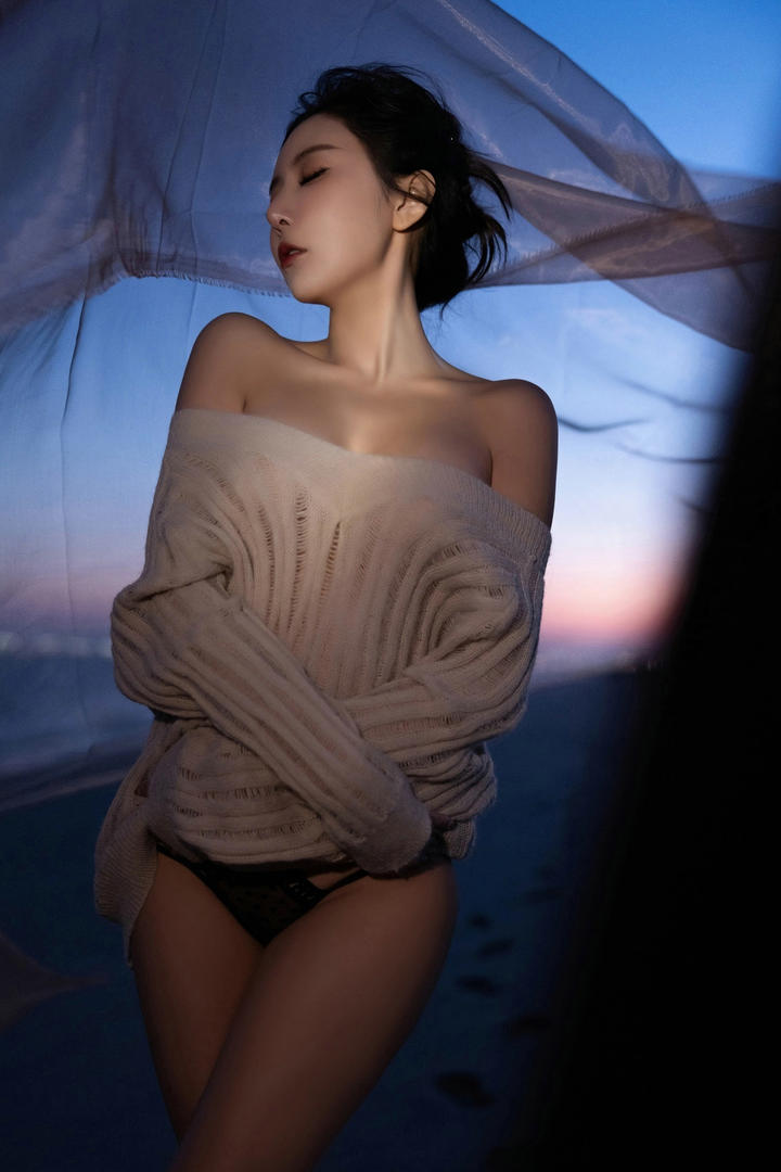 亚洲专区高冷美女模特王馨瑶艺术摄影图片