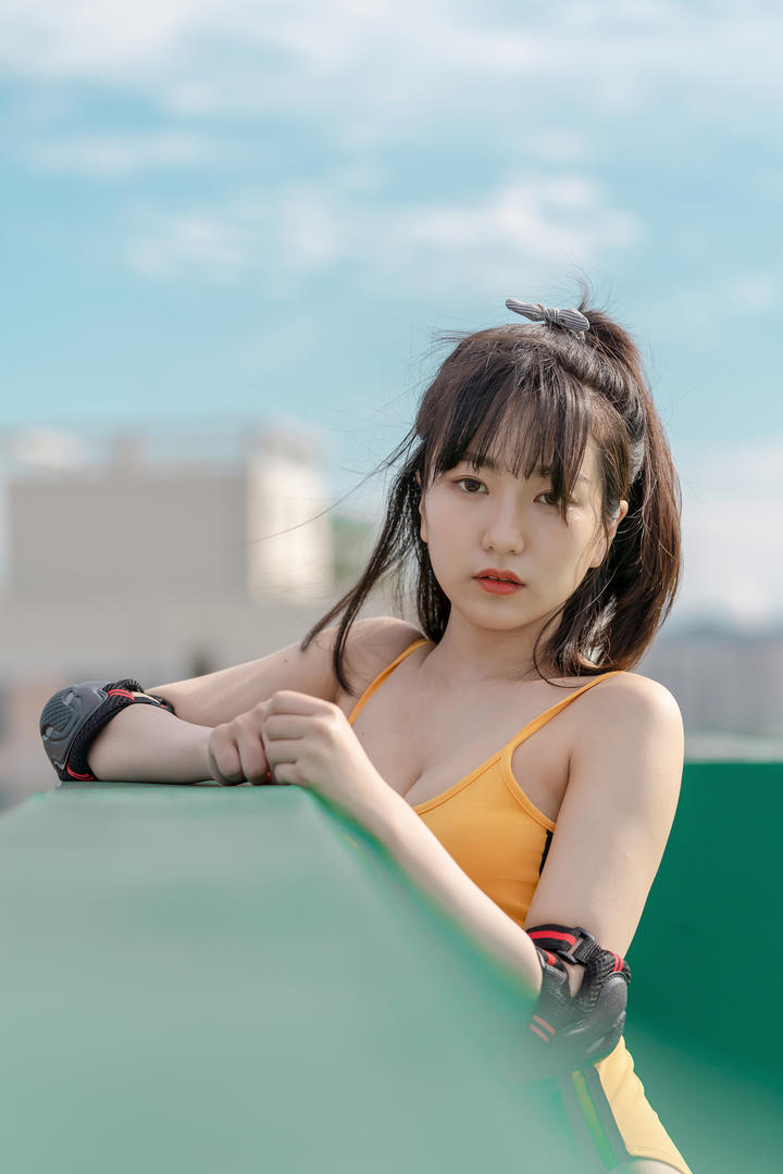 高清清纯美女网红主播户外运动写真图片