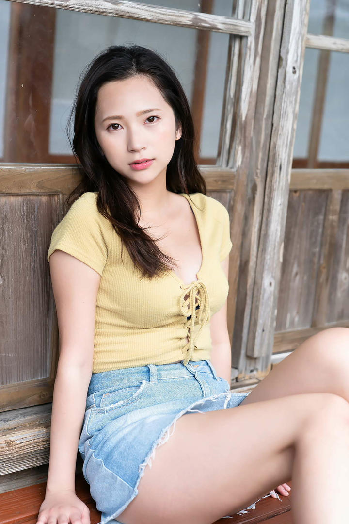 成人韩国三色眼影美女摄影图片