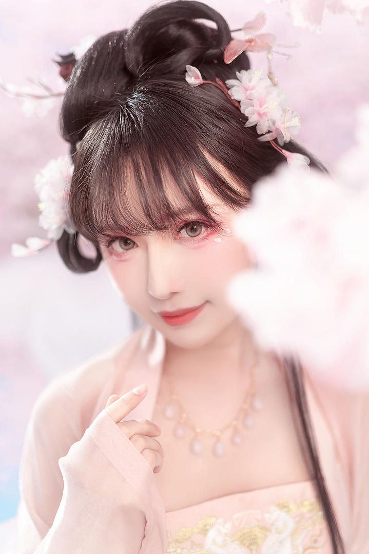 大眼睛古装美女高清人像艺术摄影图片