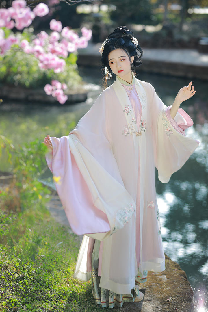 优雅气质古装汉服美女高清艺术照摄影图片