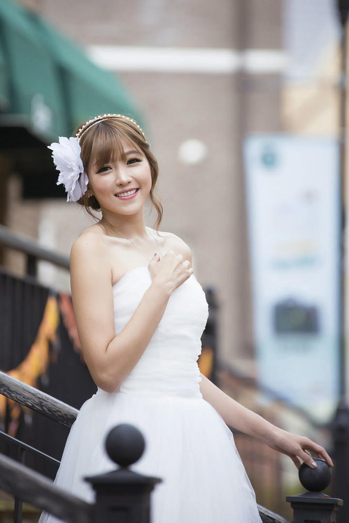穿着婚纱的韩国美女明星李恩慧高清写真