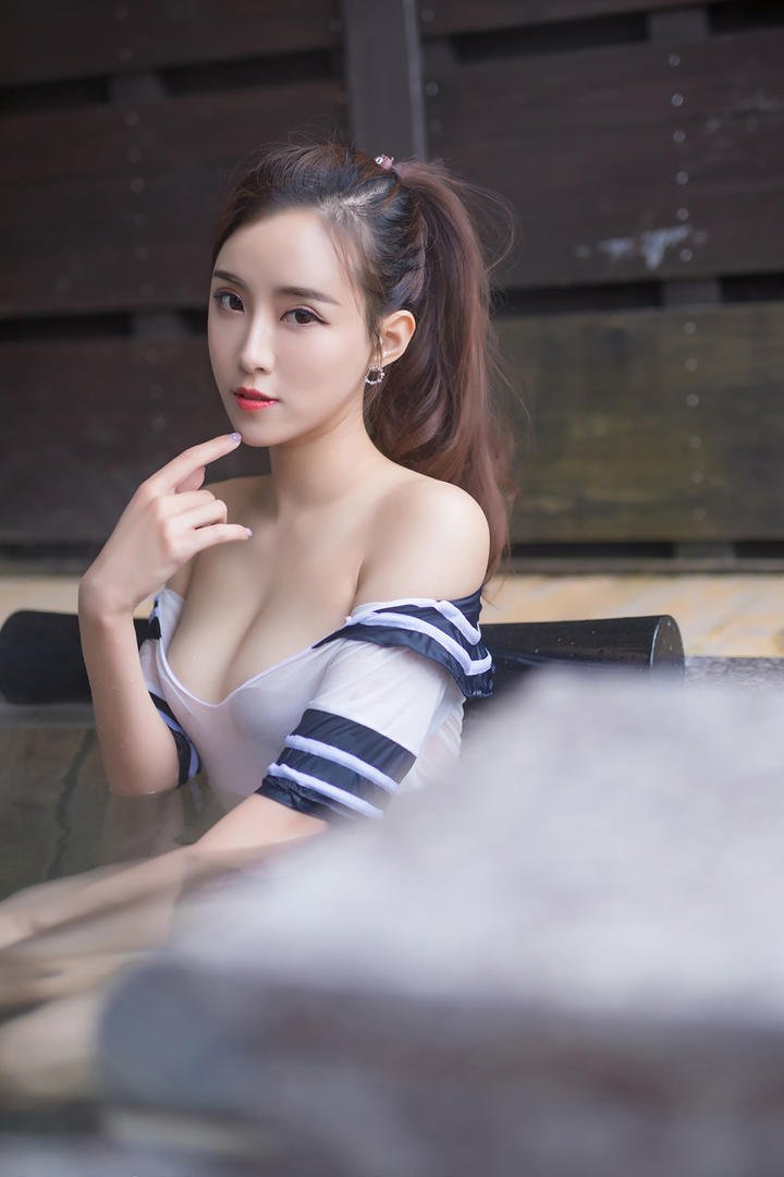 极品湿身性感诱惑的大胸女神高清写真