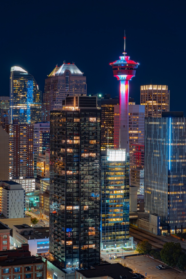 现代都市高楼大厦夜景图片