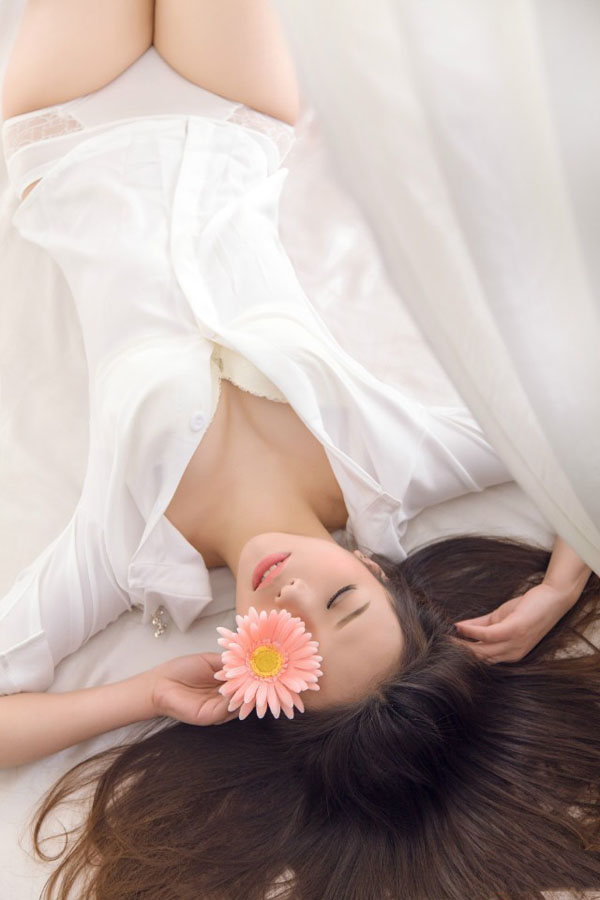 妖娆少女的卓越风姿私房照