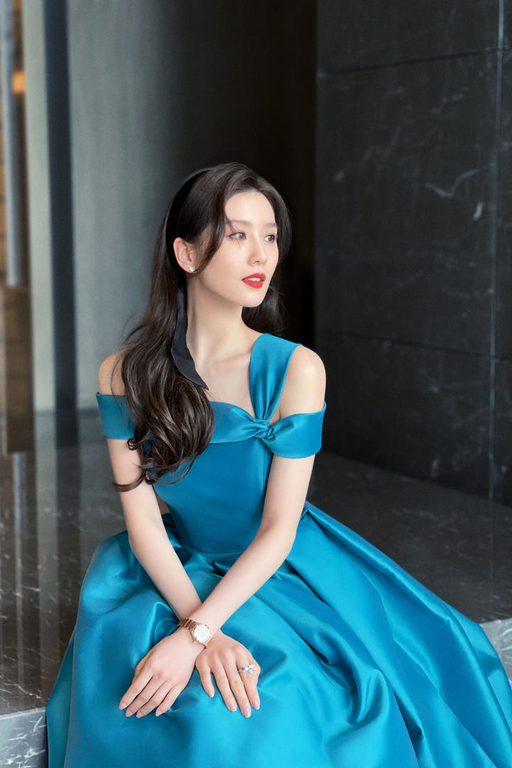 时尚气质美女明星刘诗诗高清壁纸图片