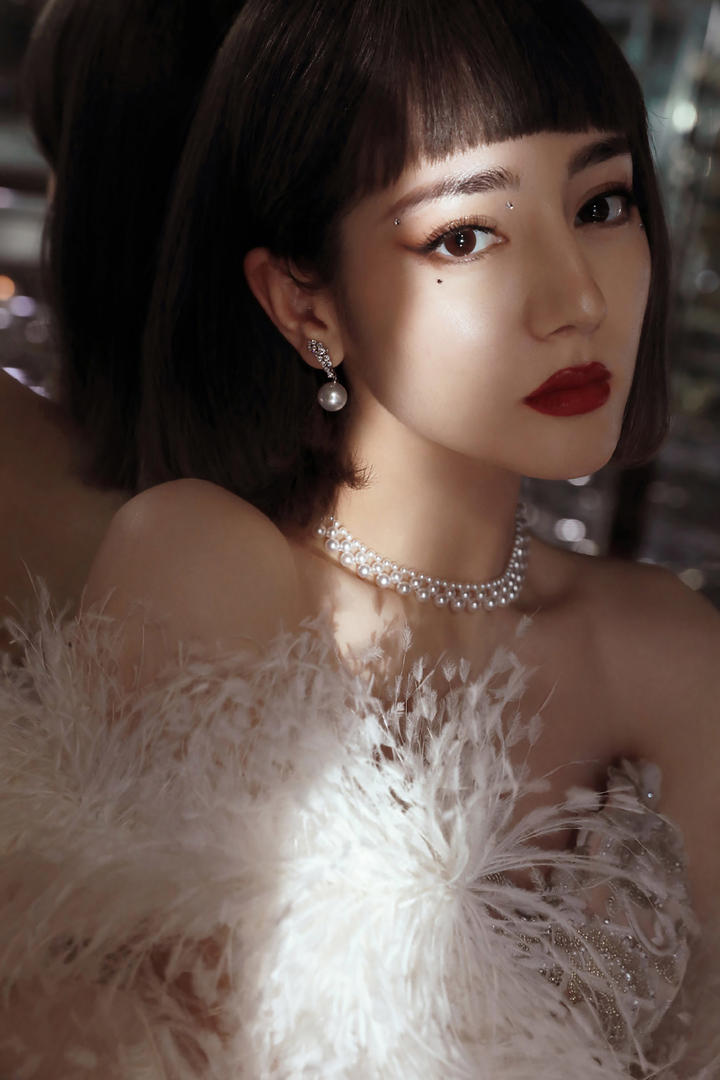 迪丽热巴时尚艺术照个人写真图片