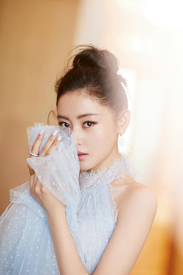 美女明星张天爱高清美照图片