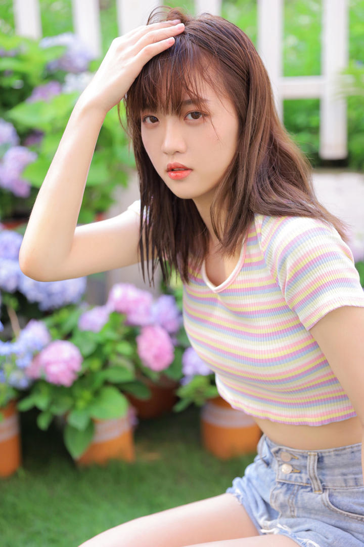 高清好看的女生头像可爱呆萌女生摄影图片
