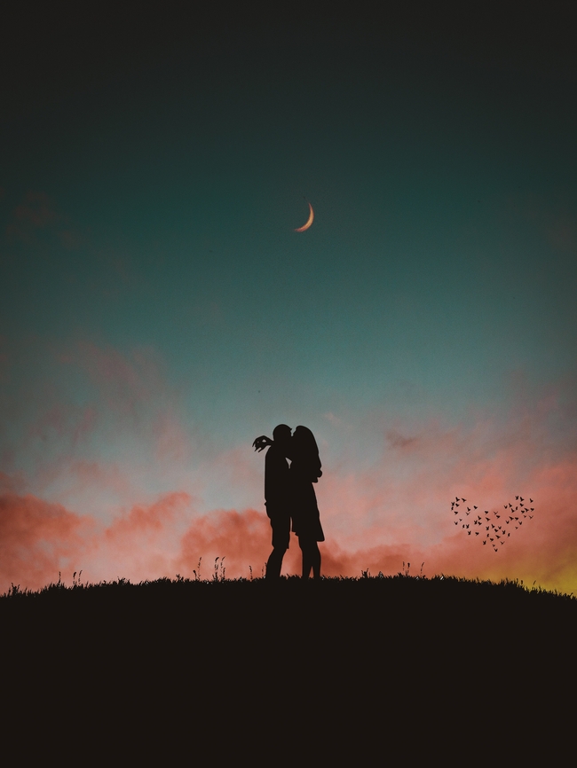 黄昏日落唯美浪漫情侣剪影图片