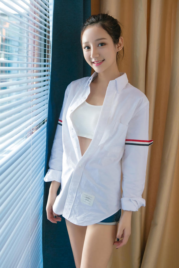 穿着衬衫的高清清纯女生写真