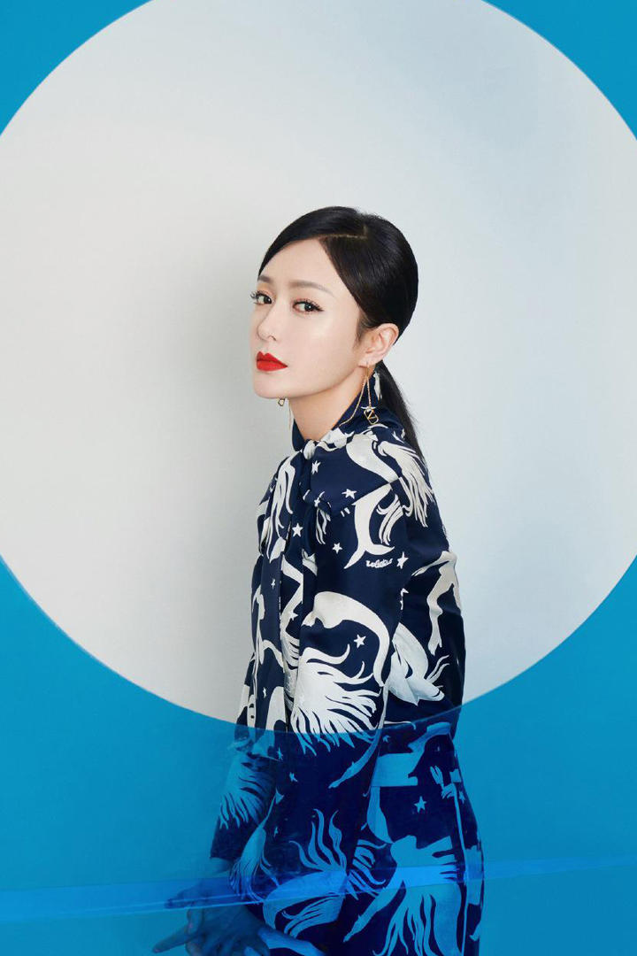 中国美女明星秦岚气质优雅写真图片