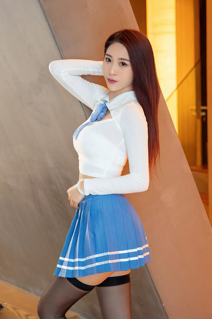 99国内精品JK制服美女模特汐汐写真图片