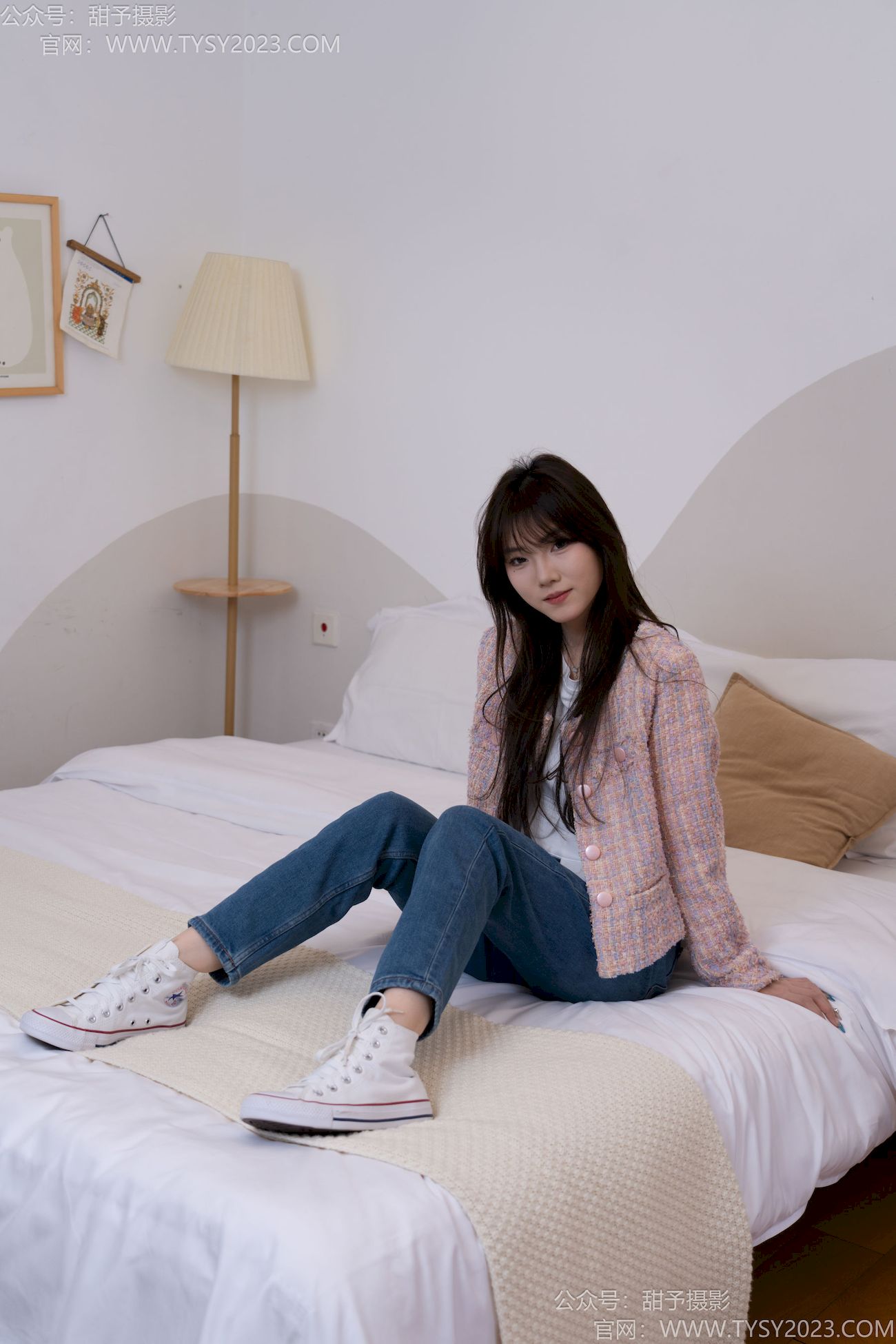 甜予摄影模特璇璇浅紫色针织开衫牛仔长裤写真