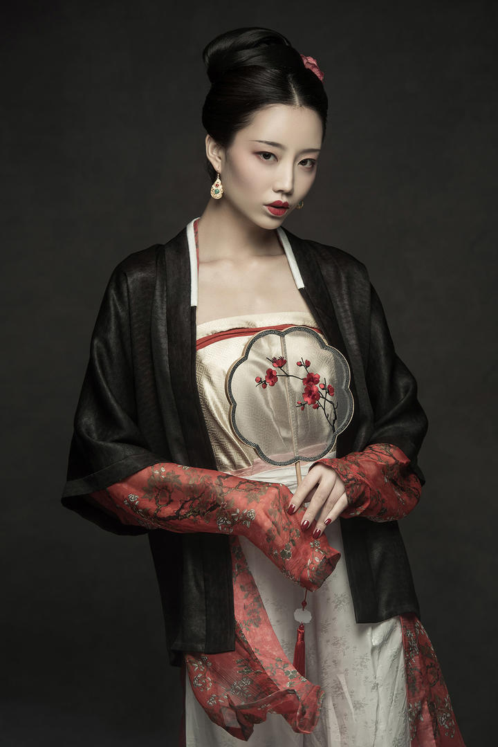 性感红唇古装美女艺术摄影写真